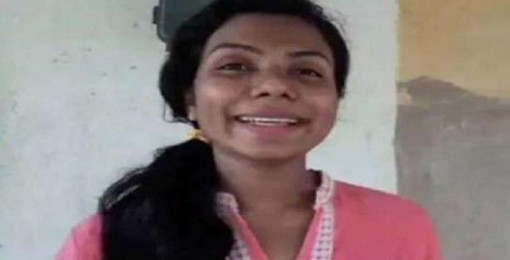 প্রধানমন্ত্রীর অটোগ্রাফ নিয়ে মহাবিপাকে সেই তরুণী!