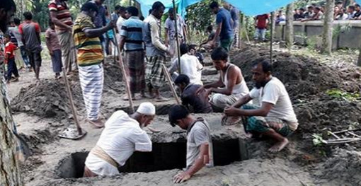 ‘একলগে এত্ত কবর খুঁড়মু কুনুদিন ভাবি নাই!’