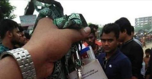 এক ছাত্রের ব্যাগে এত আইডি কার্ড, রাস্তায় ওরা কারা?