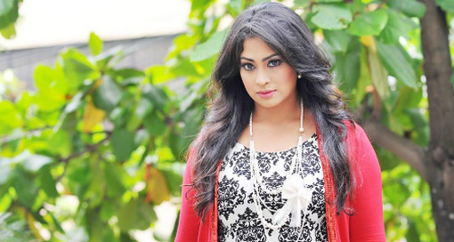 ‘অনেক লোভনীয় প্রস্তাব আসে মাঝেমধ্যে’- চিত্রনায়িকা পপি