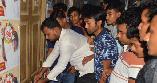 রাজশাহীতে হানগর বিএনপির কার্যালয়ে তালা দিয়েছে ছাত্রদল সংগঠনের পদবঞ্চিত নেতা-কর্মীরা।