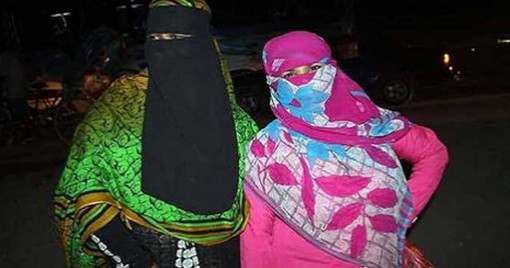 কুকর্মে লিপ্ত একদল তরুণ-তরুণী, ‘নিবি’ আধঘন্টা ৫, পুরো রাত ১