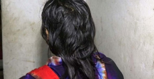 ভাতিজার বউকে ঘরে একা পেয়ে কাপড় খুলে চাচা শ্বশুরের এ কী কান্ড করলেন!