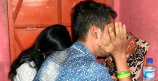 শেষ রাতে আপত্তিকর অবস্থায় দেবর-ভাবীসহ আটক-৩