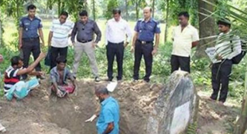 যে কারণে দীর্ঘ ১২ বছর পর ডা. রফিকের লাশ উত্তোলন করা হলো