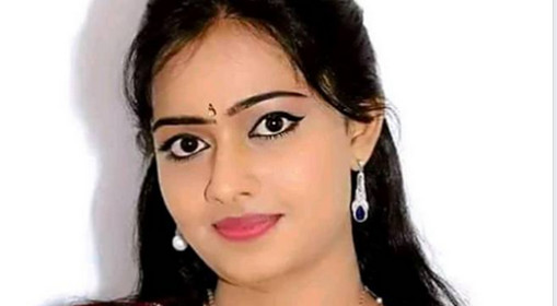 স্ত্রীকে খুশি করে নিজের নিয়ন্ত্রণে রাখার দারুন এবং সহজ কিছু উপায়