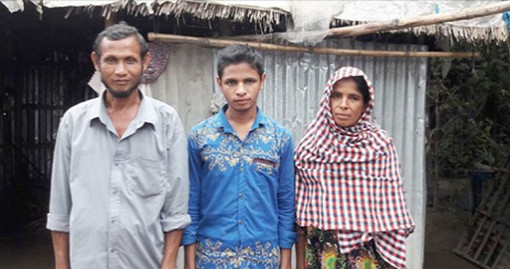 ছেলে মেডিকেলে চান্স পাওয়ায় দুশ্চিন্তা বাড়লো বাবা-মার